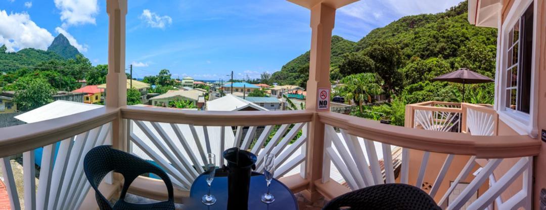 Maggie'S Inn Soufriere Exterior photo